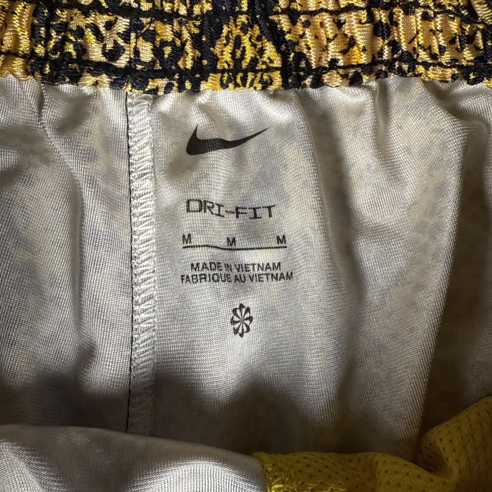 Nike Basketball Shorts Womens Medium Yellow Snake Print Dri-Fit Rebel Fly DH7348 - Picture 3 of 6